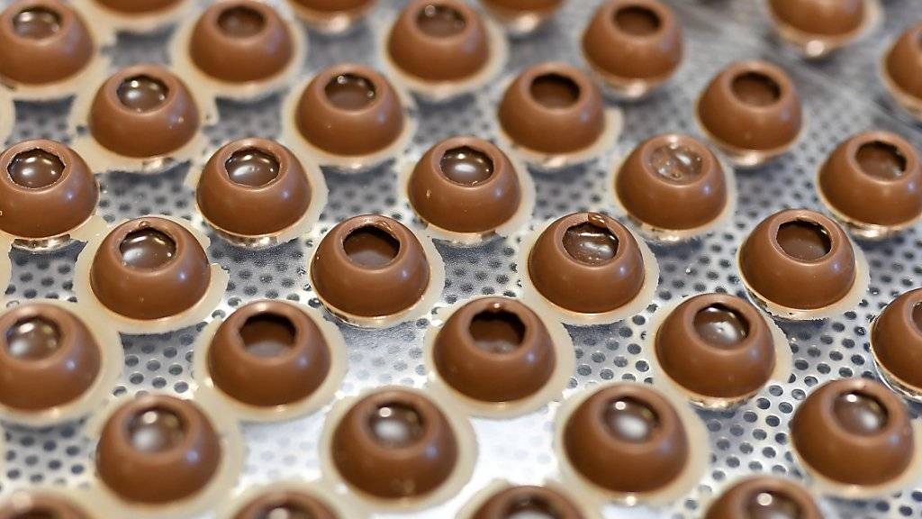 Der weltgrösste Schokoladehersteller profitierte von einem guten Marktumfeld und steigert die Verkäufe und den Gewinn im Halbjahr.