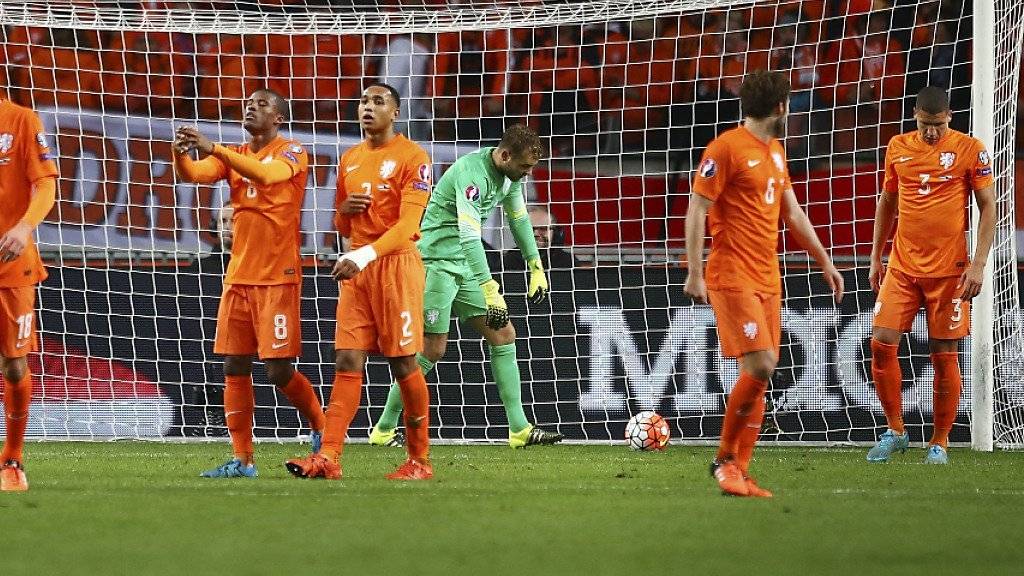 Hängende Köpfe nach der verpassten EM-Qualifikation bei den niederländischen Spielern