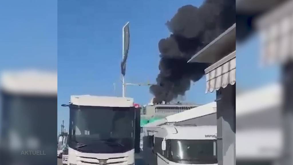 Explosion: Bei Motorex im Oberaargau schiessen Flammen aus dem Dach