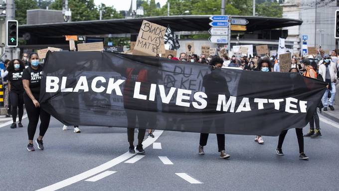 1'200 Leute demonstrierten in Luzern gegen Rassismus