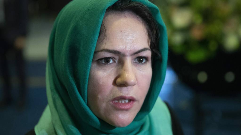 Die afghanische Frauenrechtlerin Fausia Kufi spricht vor den «innerafghanischen» Gesprächen zu den Medien. Sie gehört zur Delegation der Regierung für die geplanten Friedensgespräche mit den Taliban.