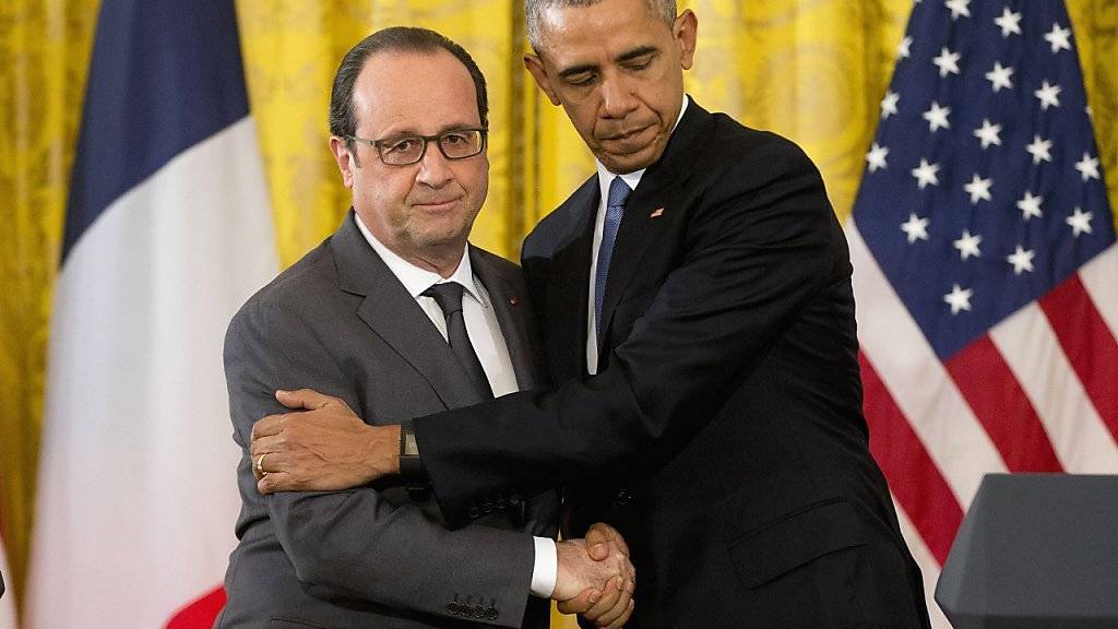 US-Präsident Obama versichert Frankreichs Präsident Hollande die Solidarität der USA im Kampf gegen den IS.