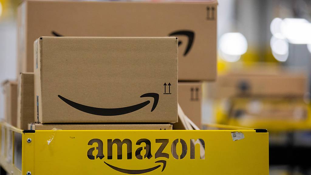 Der Onlinehändler Amazon ist laut einer Studie des Marktforschungsunternehmens Kantar die weltweit wertvollste Marke. Während die Liste nach wie vor von US-Tech-Konzernen dominiert wird, holen chinesische Marken auf.(Archivbild)
