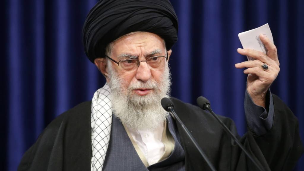 Twitter hat einen Beitrag des iranischen geistlichen Oberhauptes, Ayatollah Ali Chamenei, im Zusammenhang mit den Impfungen gegen das Coronavirus gelöscht. (Archivbild)