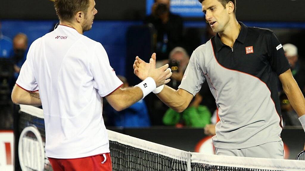 Am 21. Januar vor zehn Jahren bezwang Stan Wawrinka (li.) am Australian Open Novak Djokovic und feierte wenig später seinen ersten Grand-Slam-Titel: Beide sind auch jetzt noch dabei