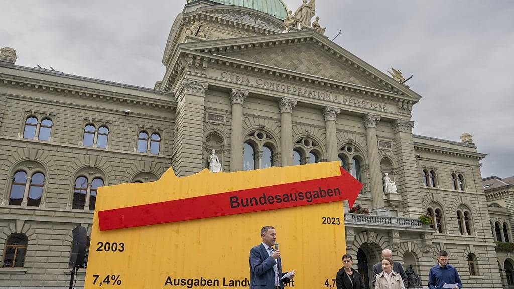 Die Proteste von Bauernfamilien scheinen zu wirken: Anders als der Bundesrat will die zuständige Nationalratskommission die Landwirtschaft von Sparübungen verschonen. (Archivbild)