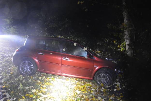 Boningen SW, October 16: A driver loses control and crashes into a tree.