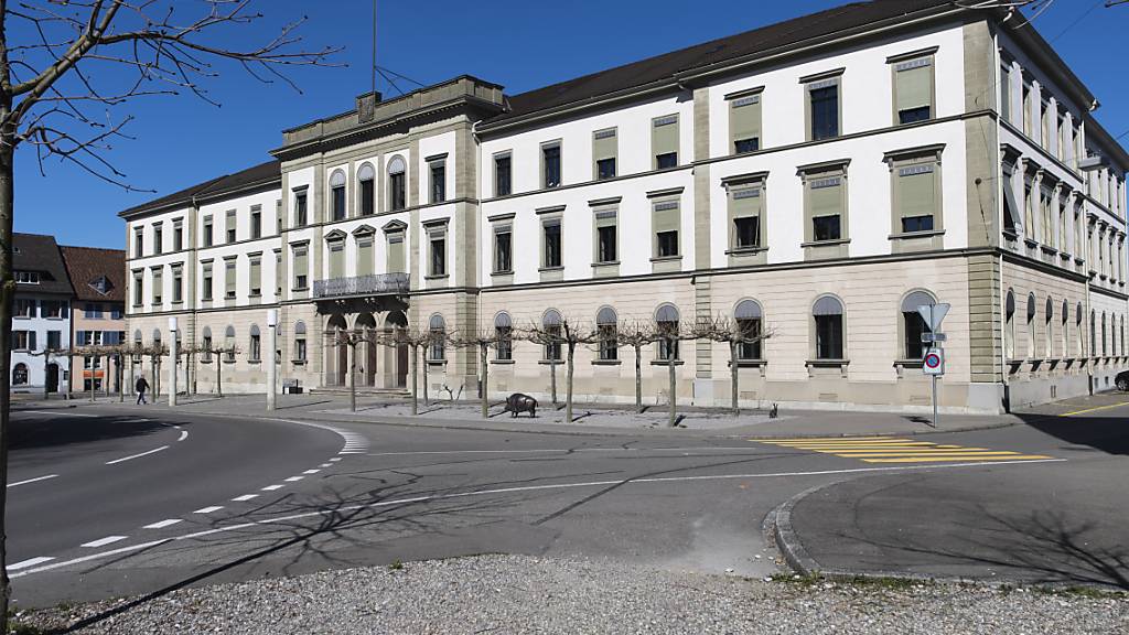 Die Thurgauer Regierung befürchtet einen Leistungsabbau bei den regionalen Medien und ist gegen eine Senkung der Radio- und Fernsehgebühren. Im Bild das Regierungsgebäude in Frauenfeld. (Archivbild)