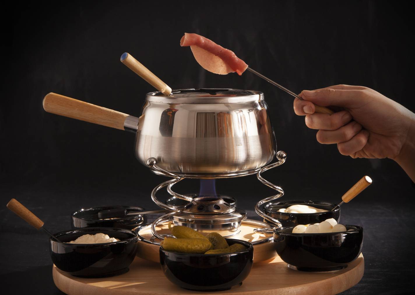 Fondue Chinoise gibt es in der Schweiz.