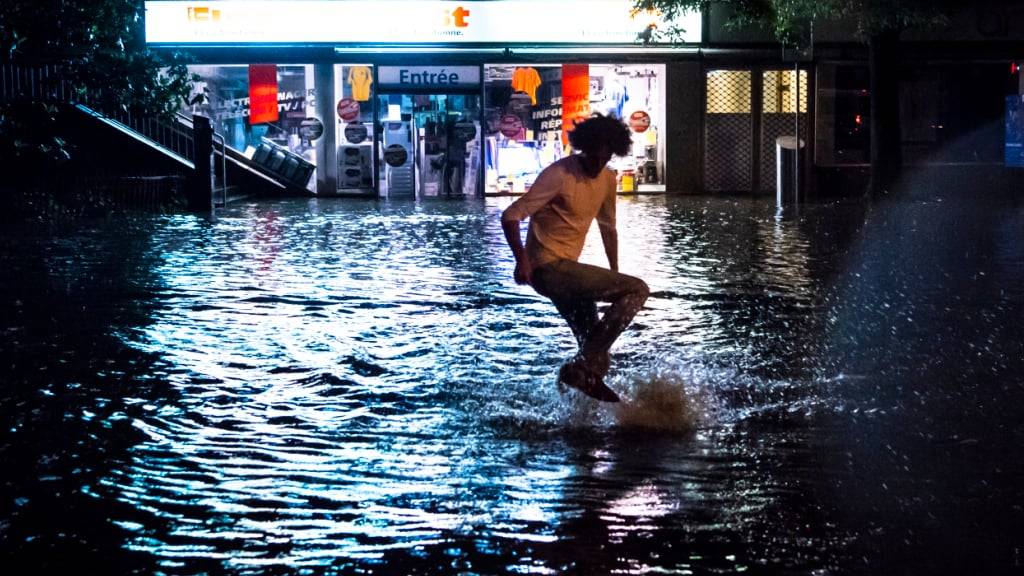 Im Juni 2018 fielen in Lausanne innerhalb von nur zehn Minuten 41 Millimeter Niederschlag. Grosse Teile der Stadt wurden überflutet. Solche Ereignisse werden einer neuen Studie zufolge häufiger. (Archivbild)