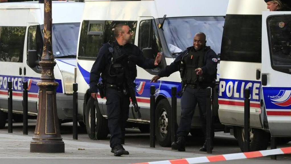 Im südfranzösischen Ferienort Saint-Raphaël hat sich mindestens ein Mann in einem Museum verschanzt. Die Polizei versucht mit dem Eindringling Kontakt aufzunehmen. (Symbolbild)