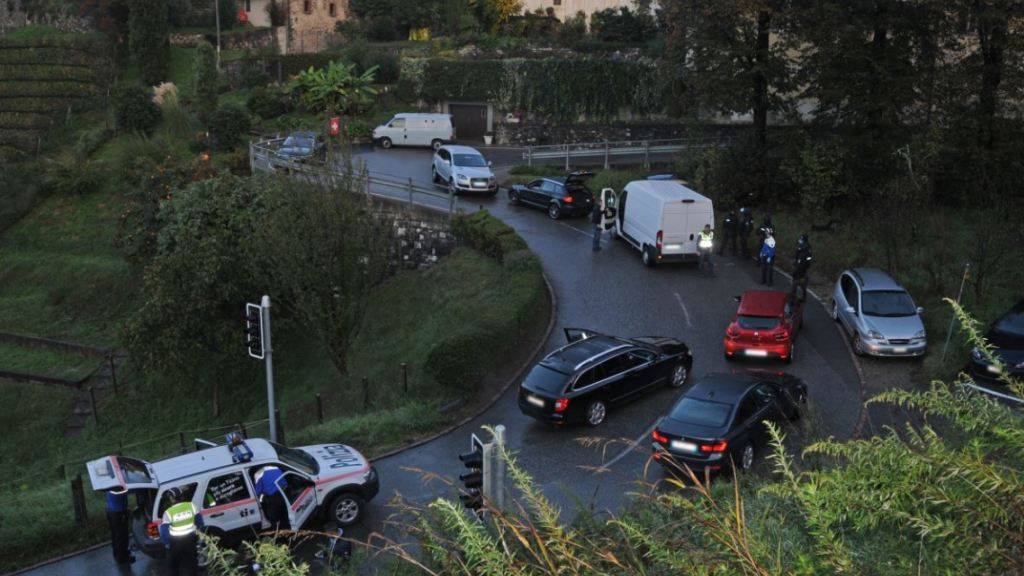 Die Polizei hat im Tessin sechs Männer festgenommen, die offenbar einen Überfall auf einen Geldtransporter planten.