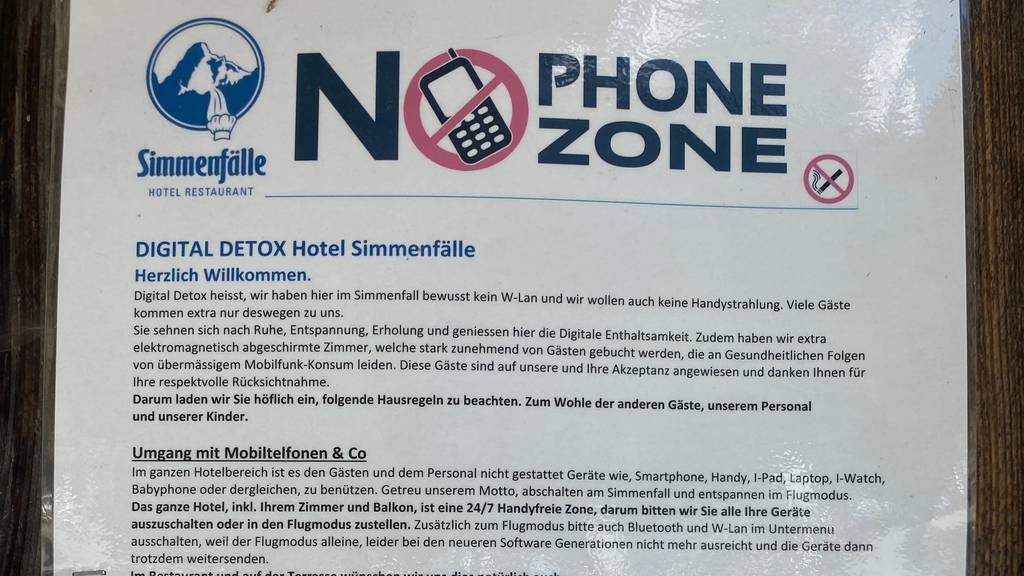 «No Phone»-Zone an den Simmenbachfällen.