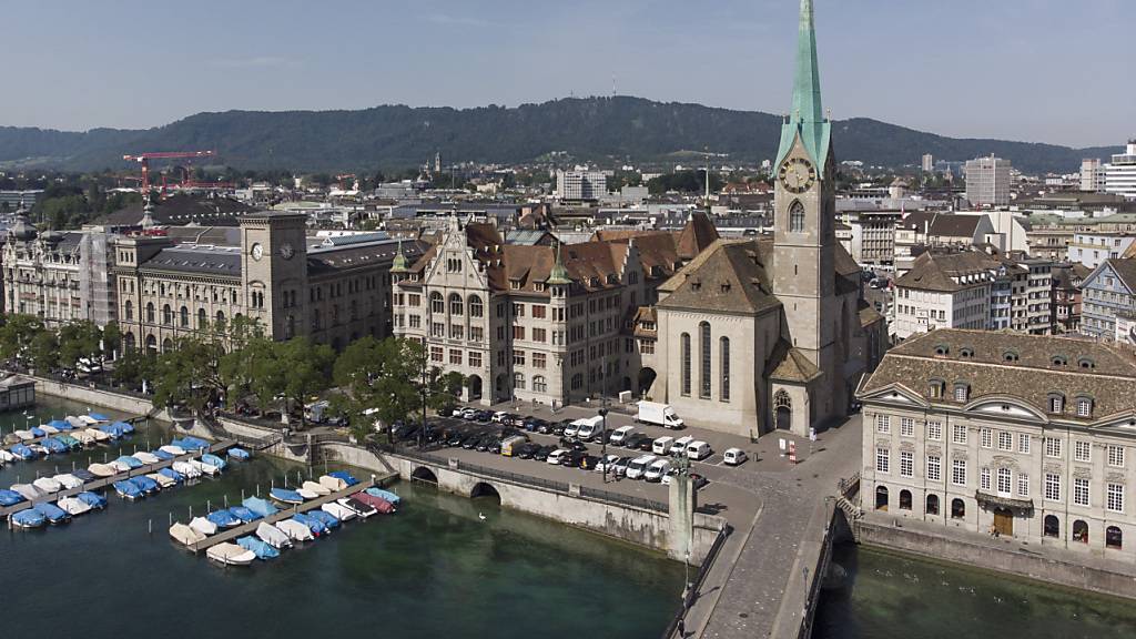 Im Stadthaus blieb die Rekursschrift zu lange liegen: Jetzt wird das Pilotprojekt «wirtschaftliche Basishilfe» eingestellt. (Symbolbild)