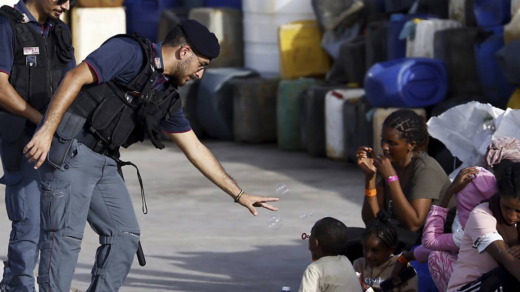Italiens Kabinett will nun ein härteres Vorgehen gegen Migration beschließen. Foto: Cecilia Fabiano/LaPresse/AP/dpa