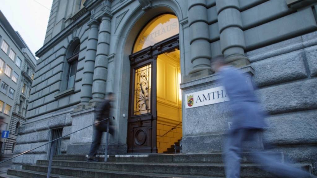 Im Prozess gegen einen Berner Chirurgen im Amthaus haben am Montag die Parteivorträge begonnen. (Symbolbild)