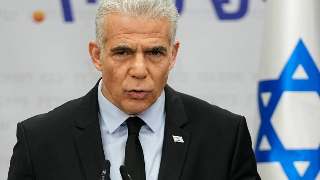 ARCHIV - Jair Lapid spricht in der Knesset zu den Journalisten. Foto: Ohad Zwigenberg/AP/dpa/Archivbild
