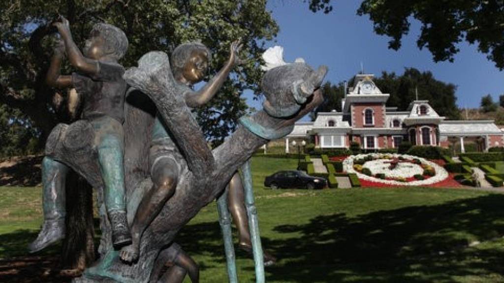 Eine Bronzeskulptur auf dem Gelände von Jacksons sagenumwobener «Neverland»-Ranch. Stücke aus dem Besitz des vestorbenen «King of Pop, Michael Jackson, sollen versteigert werden.