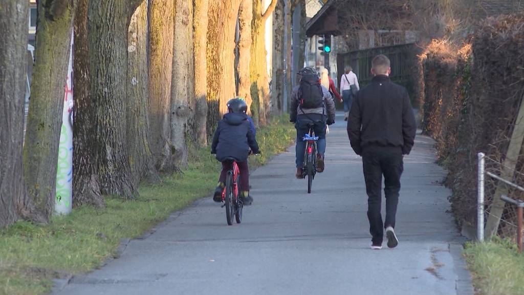 Sind Velos auf dem Trottoir ein Gefahr für Sehbehinderte und Senioren?