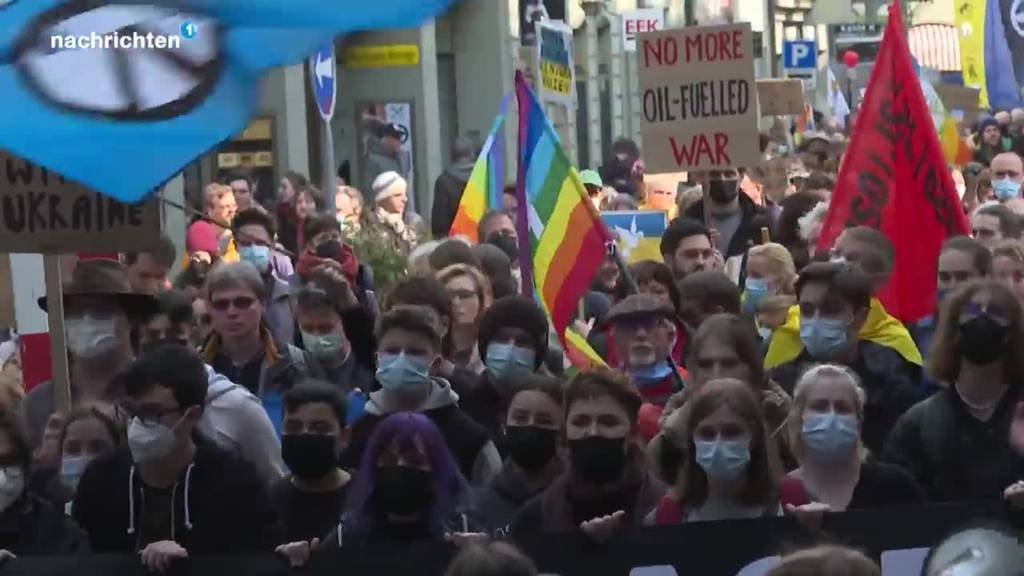 Nationale Friedensdemo in Bern gegen den Ukraine-Krieg