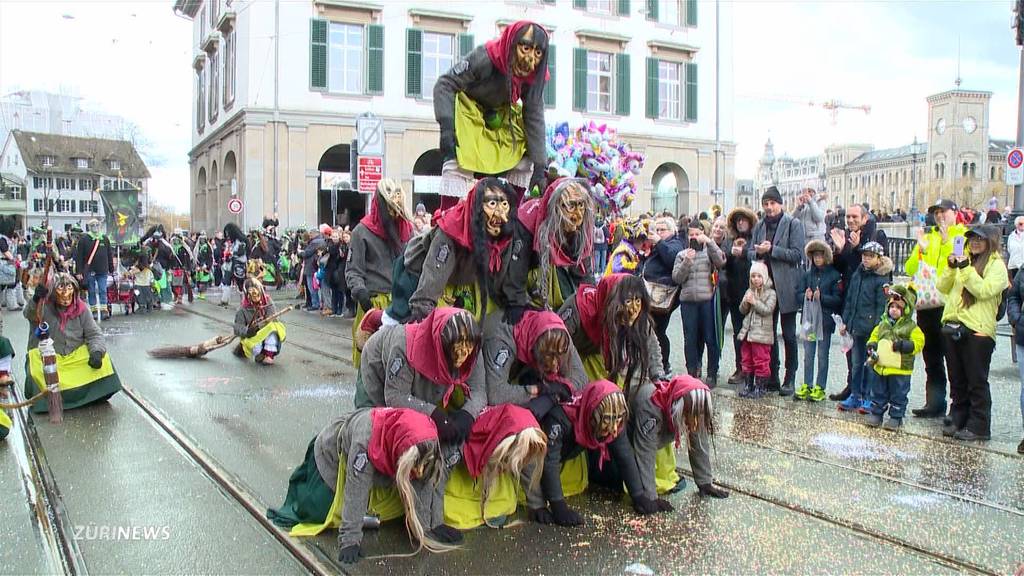 Konfettistürme an Zürcher Fasnacht