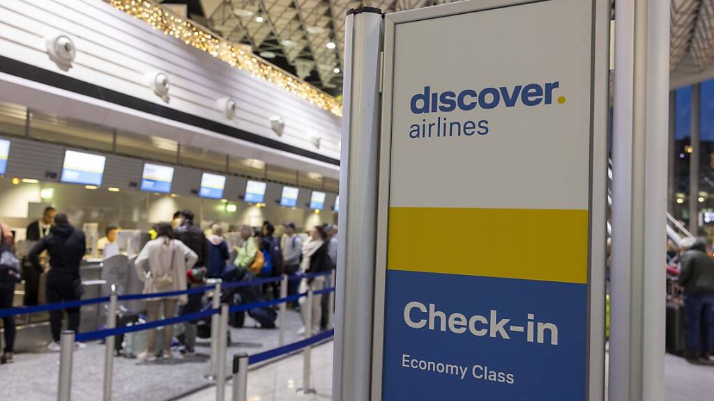 Bei der Lufthansa-Tochter Discover Airlines drohen Streiks der Piloten. In einer Urabstimmung stimmten knapp 96 Prozent der Mitglieder der Pilotengewerkschaft für einen Arbeitskampf (Archivbild)