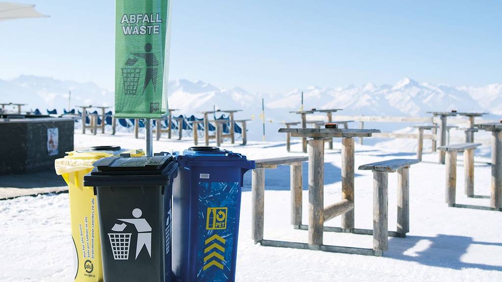 In Laax ist Mülltrennung auch in den hohen Bergen möglich. (Bild: laax.com)
