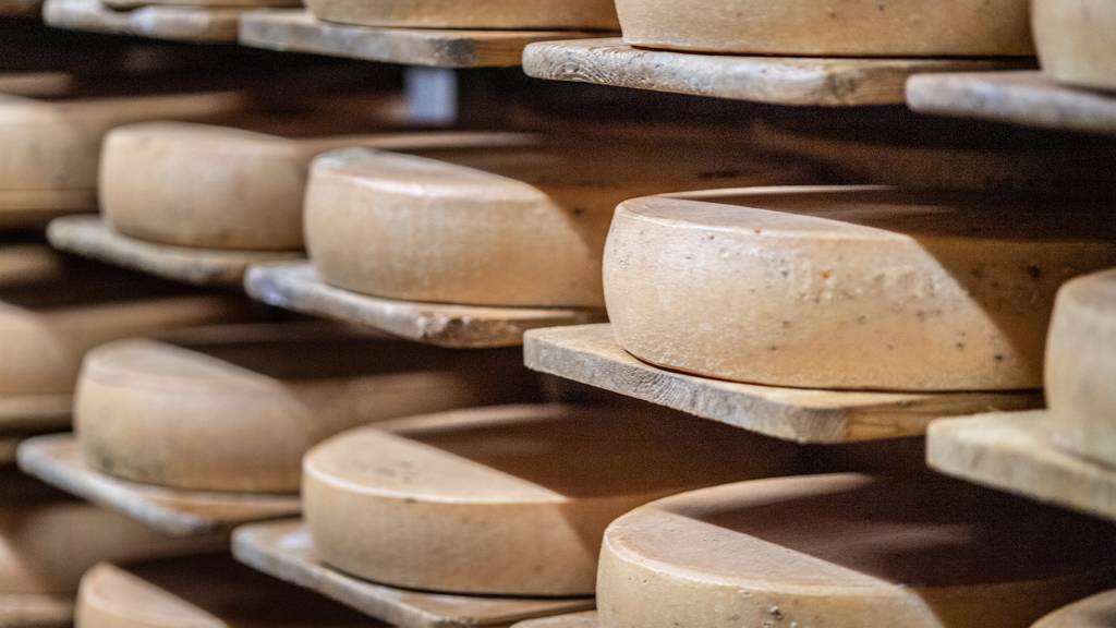 Die Zahl der Schweizer Käseexporte ist im ersten Semester 2020 gestiegen.