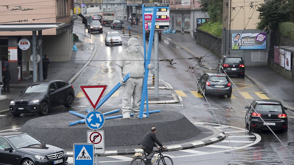Blick in die Baselstrasse am Kreuzstutz.  (Archivaufnahme)