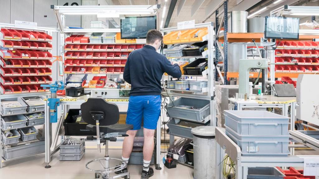 Mehr als zwei Drittel der Schulabgängerinnen und -abgänger in Ob- und Nidwalden machen eine Berufslehre. (Archivaufnahme)