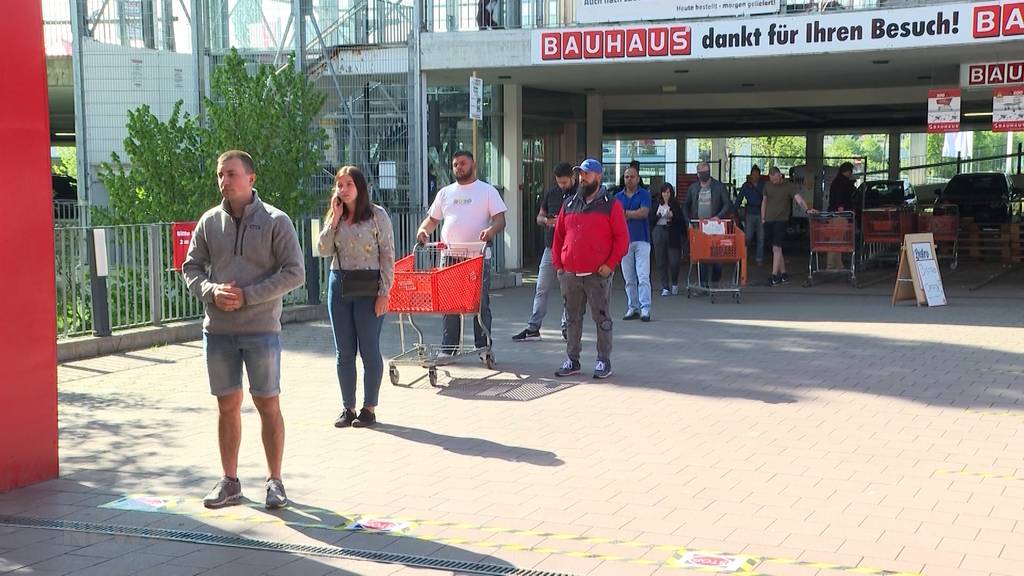 Lockdown-Lockerung: Riesiger Ansturm auf Baumärkte und Gartenzentren