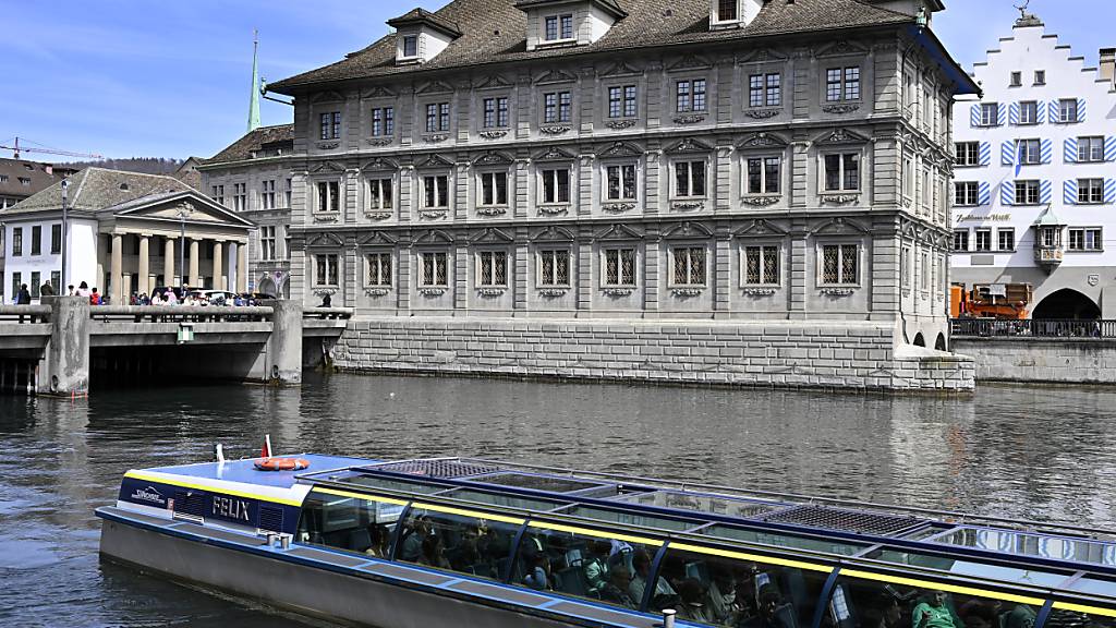 Die Geschäftsleitung des Stadtzürcher Parlaments wollte für eine Sitzung in das alte Rathaus zurückkehren. Die Kolleginnen und Kollegen waren nicht überzeugt. (Archivbild)