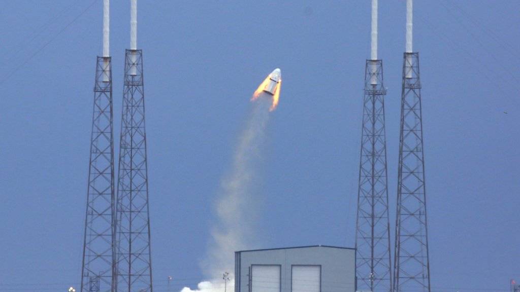 Eine SpaceX-Rakete bei einem Teststrt im vergangenen Mai: Der nächste Flug einer Falcon-9-Rakete soll am Samstag in einer Woche stattfinden. (Archivbild)