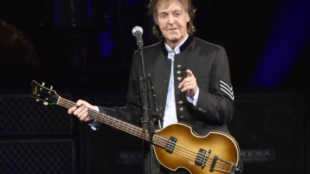 Der handschriftliche Text von Paul McCartney zum Hit «Hey Jude» hat bei einer Versteigerung knapp eine Million Dollar eingebracht. (Archivbild)