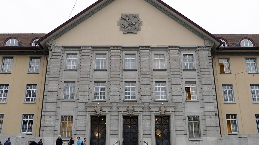 Vor dem Zürcher Bezirksgericht muss sich am Mittwoch ein 37-Jähriger wegen Mordes verantworten. (Symbolbild)