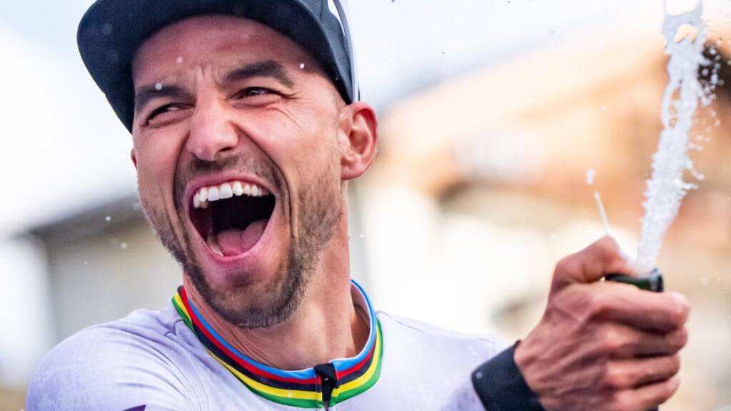 Nino Schurter nach Rücktritt in Festlaune