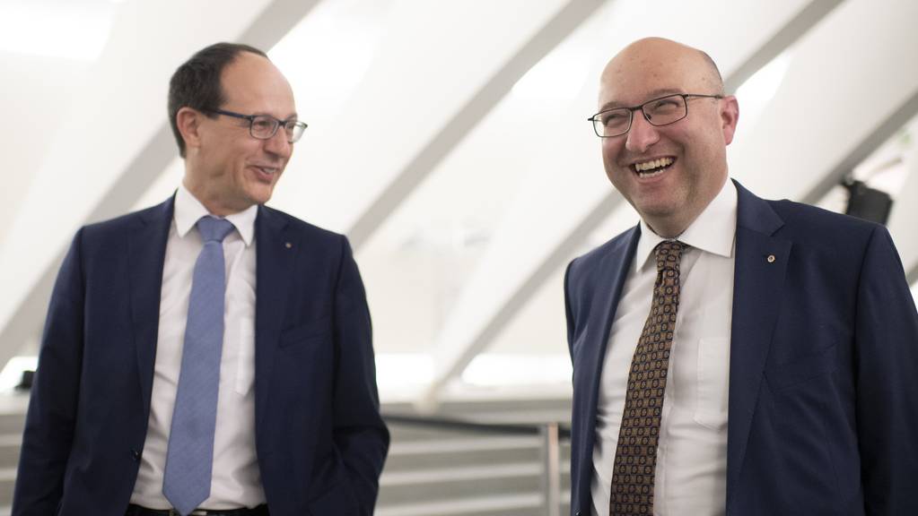 Freude herrscht: 2020 wurde Beat Tinner (rechts) neu und Marc Mächler erneut in die St.Galler Regierung gewählt. (Bild vom Wahlsonntag am 19. April 2020 in St.Gallen)