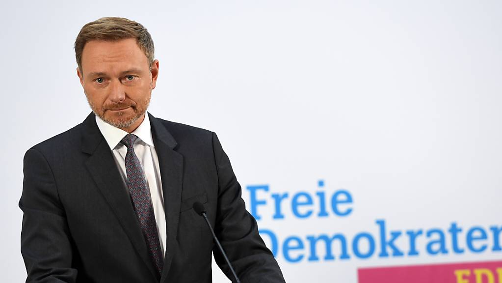  Christian Lindner, Fraktionsvorsitzender und Parteivorsitzender der FDP, gibt ein Statement ab. 