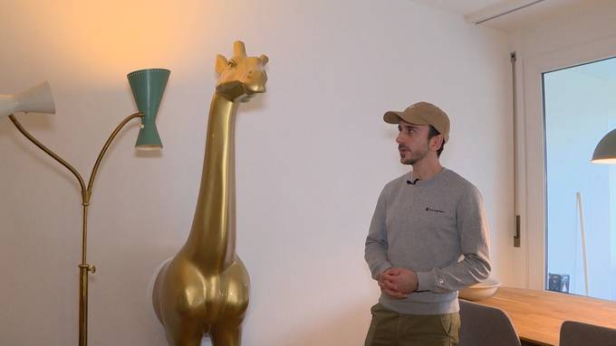 Instrumente und eine Giraffe: Levi zeigt seine Musiker-WG