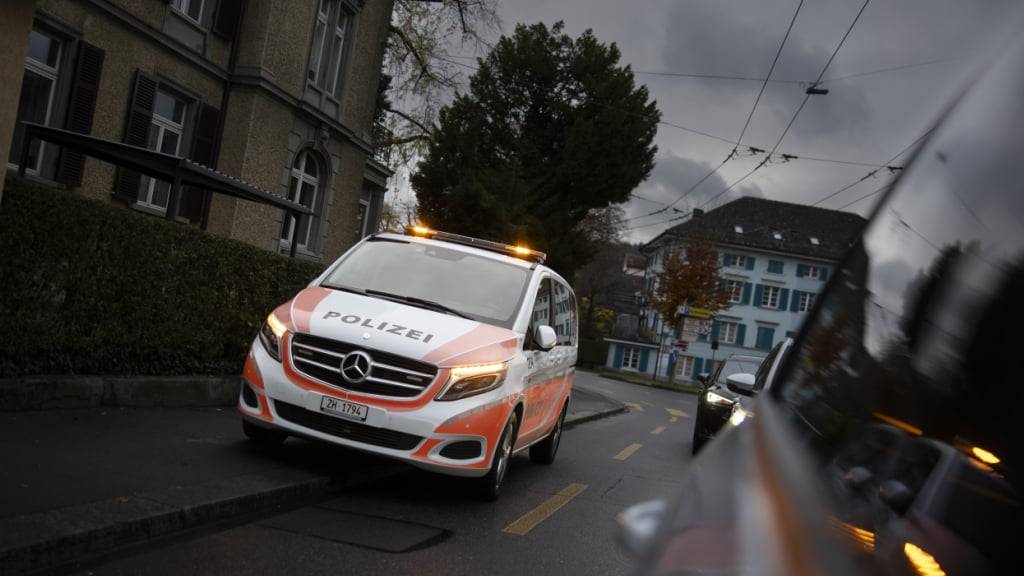Die Stadtpolizei Winterthur musste am Donnerstagabend ausrücken, weil sich ein Autofahrer und ein Töfffahrer in die Haare gerieten. (Symbolbild)