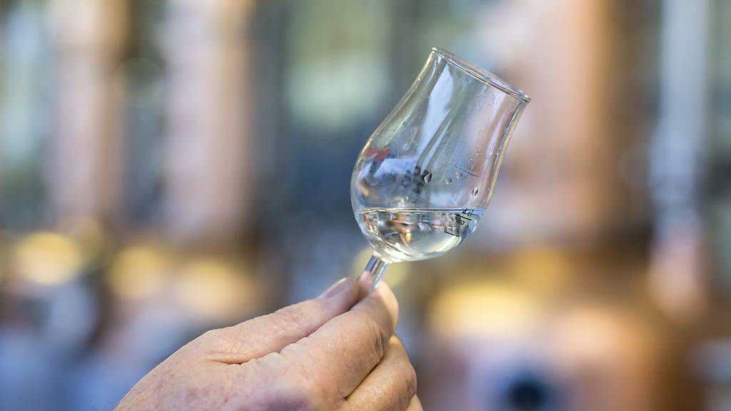 Diwisa, die frühere Destillerie Willisau SA, übernimmt den Vertrieb weiterer alkoholischer Getränke. (Symbolbild)