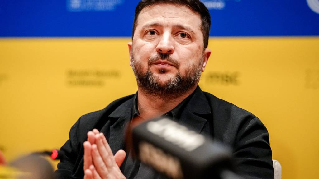 Wolodymyr Selenskyj, Präsident der Ukraine, gibt bei der 62. Münchner Sicherheitskonferenz (MSC) eine Pressekonferenz. Foto: Kay Nietfeld/dpa