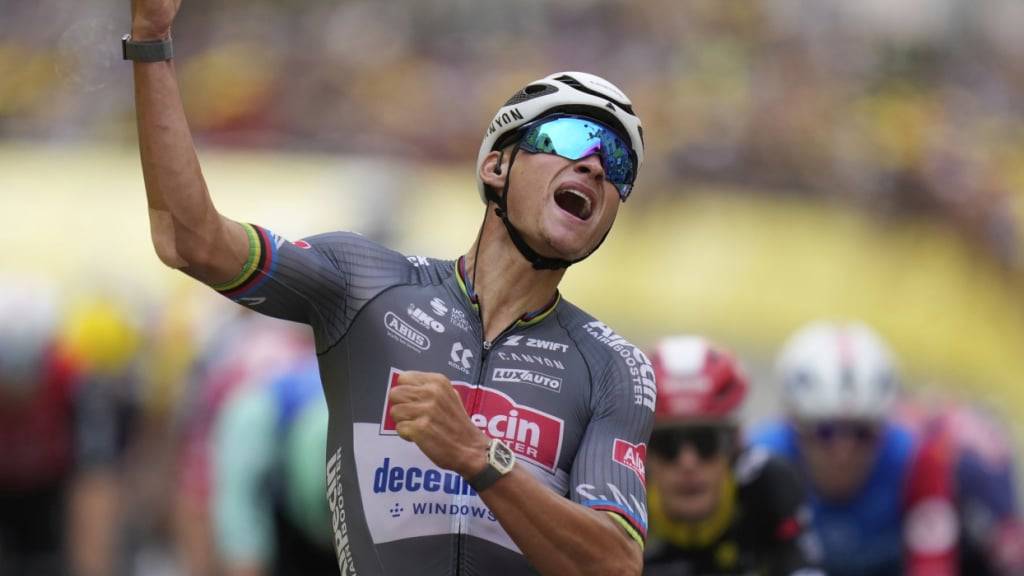 Die grosse Freude von Mathieu van der Poel nach dem überzeugenden Etappensieg