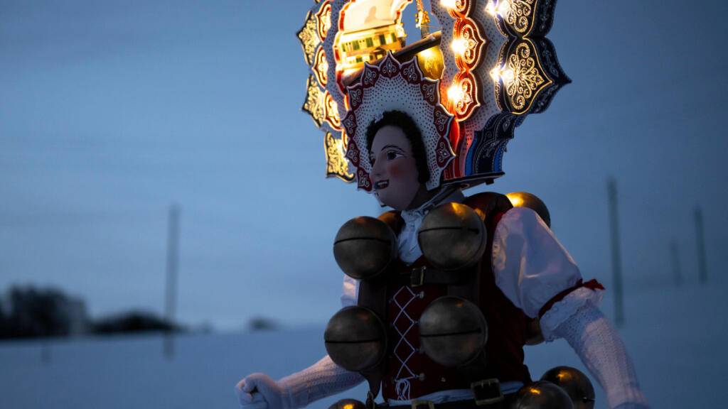 Silvesterchläuse ziehen am «Alten Silvester» durch Ausserrhoden