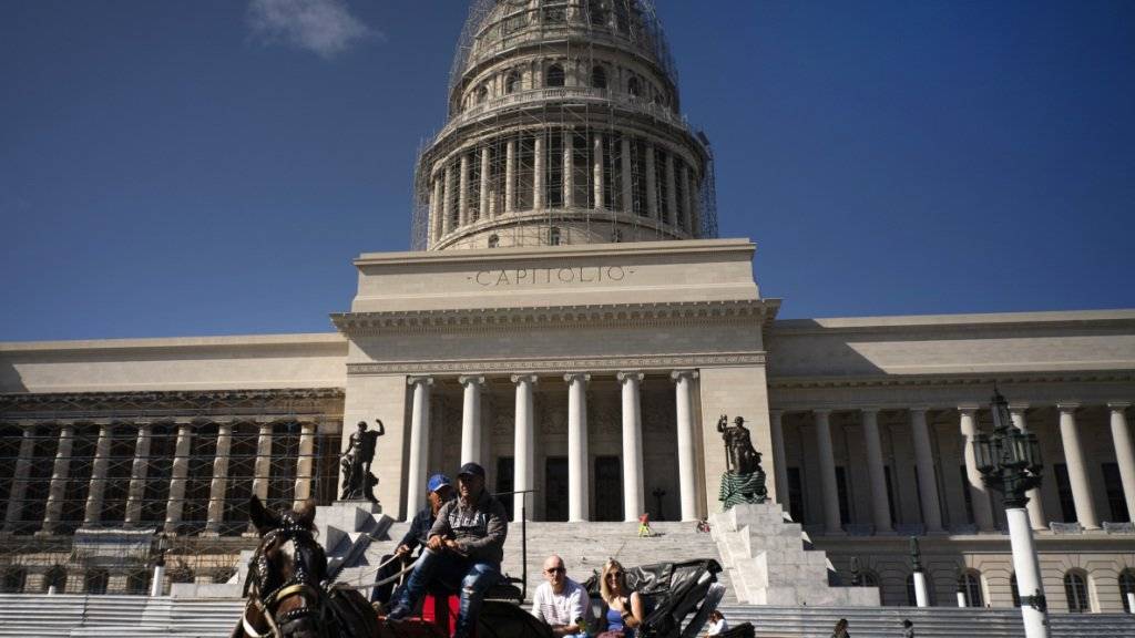 Das kubanische Parlament mit Sitz im Kapitol in Havanna wird nach der nächsten Wahl von 605 auf 474 Sitze verkleinert. (Archivbild)