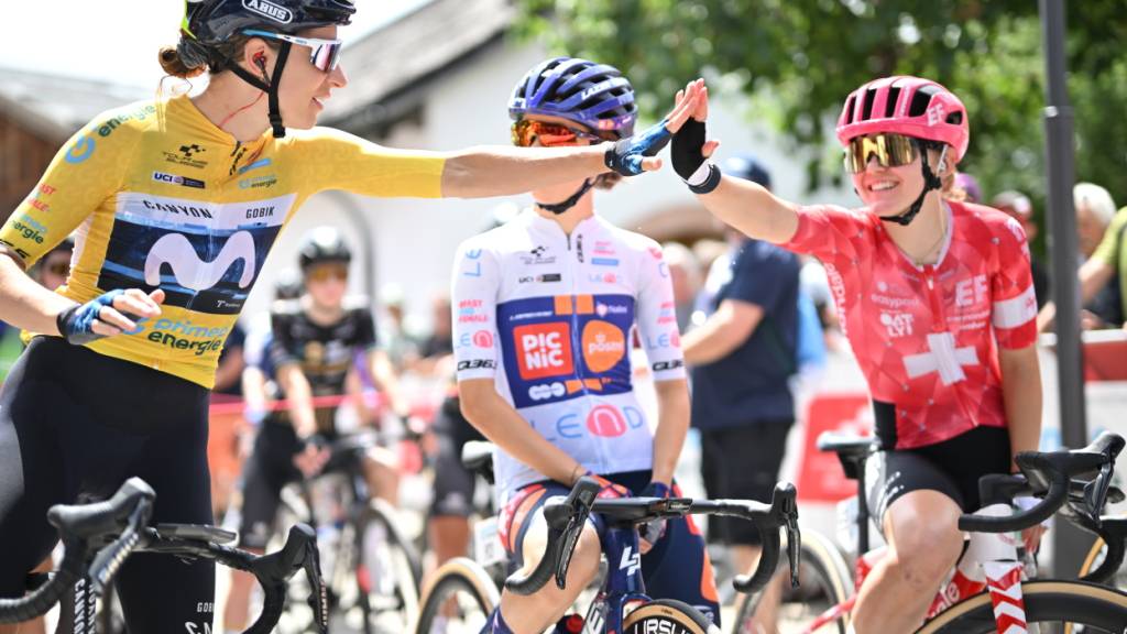 Marlen Reusser (links) und Noemi Rüegg (rechts) teilen sich am Samstag im WM-Strassenrennen die Leaderrolle im Schweizer Team