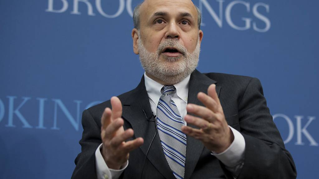 Der einstige Chef der US-Notenbank Fed, Ben Bernanke, erwartet einen gewaltigen Einbruch der US-Volkswirtschaft in diesem Jahr. (Archivbild)