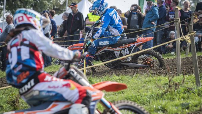 Motocross-Fahrer ins Spital geflogen