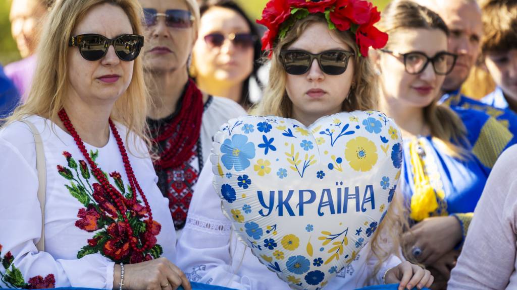 Slawa Ukraiini! Ruhm der Ukraine! - Dieser Ruf war am Sonntag in Genf an der Kundgebung anlässlich des Unabhängigkeitstages unzählige Male zu hören.