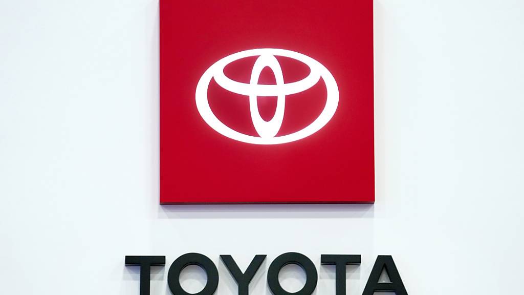 Der japanische Autoriese Toyota muss wegen eines Unfalls bei einem Zulieferer erneut Produktionsbänder in Japan stoppen. Wie der VW-Rivale am Dienstag bekanntgab, wurden zehn Produktionslinien in sechs der 14 Fabriken im Inland gestoppt. (Archivbild)